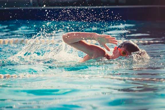 ESCUELA DE NATACIÓN BY KIDS COLES